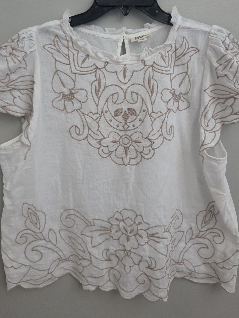 A.N.A. A New Approach Large White Cotton Embroidered Floral Crop Cottagecore Top
